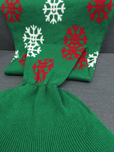 Load image into Gallery viewer, Christmas Snows Design Knitted Mermaid Tail Blanket - JEO STORE