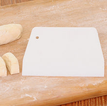 Load image into Gallery viewer, Plastic Pastry Dough Cutter - JEO STORE