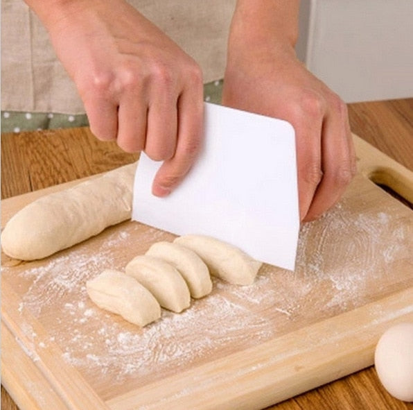 Plastic Pastry Dough Cutter - JEO STORE